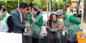 [포토] 오산시의회 성길용의장과 조미선의원, 경로잔치 순회 