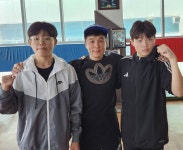 고향 김해에서 체육관을 운영하는 유명구 유희정 부부 챔피언