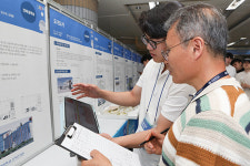 계명대, 대구도시철도 2호선서 캡스톤 디자인 작품전시회 열어