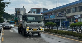 합천군, 폭염으로 뜨거운 도로 식힌다