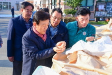 조규일 진주시장, 공공비축미곡 출하 농업인 격려