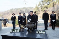 진해구, 제106주년 3∙1절 기념 독립운동기념비 참배