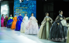 [포토] 한복궁, 존재감 뽐낸 한복(인터내셔널슈퍼퀸)