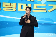 제7회 보령머드가요제 축하공연…진홍 남자는 말합니다