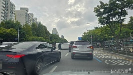 대전 월평역 앞 SUV 전복사고…출근길 교통 혼잡