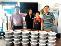 함양 서상면 학교종이 땡땡땡 부부, 지역 어르신에 따뜻한 한 끼