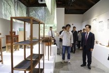 진주시, 2025 진주목공예전수관 수강생 작품전시회 성황