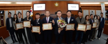 오산시의회, 제37회 오산시민의 날 맞아 시민 8명에 의장 표창