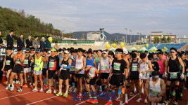 순천시, 제25회 순천 남승룡마라톤 대회 가을 경치 속 성황