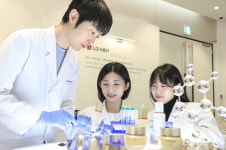 (주)아워홈엘지생활건강알앤디캠퍼스대전점 | LG생활건강, '스킨 롱제비티' R&D 역량 입증