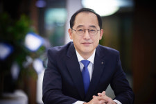 [Invest]한용구 신한은행장, 건강상 사유로 사임