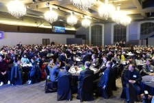 테니스계가 합심단결해  인기종목으로 만들자