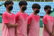 준우승 선수들 격려한 안동중학교 강신권 교장