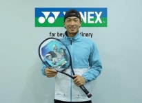 챌린저선수 열차에 올라  달리는 홍성찬