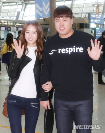 류현진 배지현 부부 출국, 추신수 아내 하원미 이어 '내조의 여왕' 탄생하나