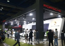 [포토줌] 전기차 비전 알리고 보조금-충전소 호소도 품은 EV 트렌드 코리아 2019