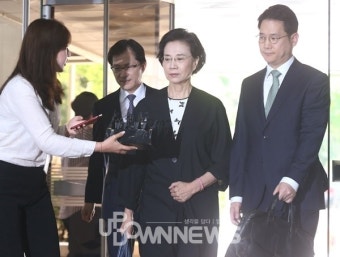'불법 고용' 이명희·조현아 모녀 징역형 집행유예…구형보다 높은 형량 왜?