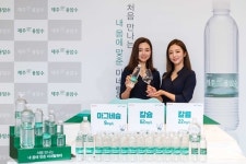 오리온, 프리미엄 미네랄워터 제주용암수로 생수 사업 도전장...종합식품사 도약 노린다
