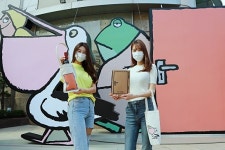 롯데백화점, 장 줄리앙 작가의 초대형 스트릿 갤러리와 한정판 굿즈 선봬