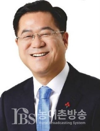 더불어민주당, 수석대변인에 박수현 의원 임명과 추가 대변인 인선 확정