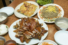 폭염에 보양식 소비 느는 중 인기 끌고 있는 장충동 족발맛집 뚱뚱이할머니족발집 맛의 비법은?