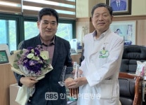 [전남] 해남병원, 문동식 전 국장에게 감사패 전달