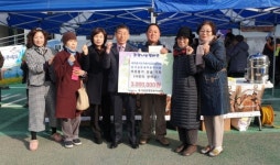 통영시 라비채 사랑의 희망나눔 장학금 전달 