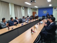 거제지역 농·축협 교통안전용품 전달