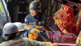 봉화 광산 매몰 광부 2명 10일 만에 구조...비닐, 모닥불, 커피로 버텨