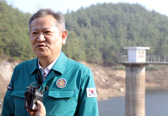 '최악 가뭄' 완도 찾은 이상민 장관 