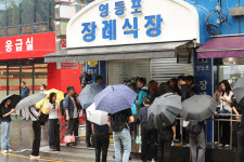 [포토] 서울시청역 교통사고 영등포병원 장례식장에 몰린 취재진