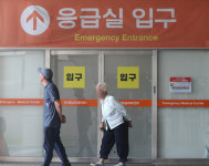심정지 여대생, 100m 거리 응급실 거부로 의식 불명