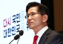 국힘 의총 참석한 김문수 