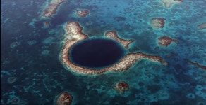 유네스코 세계자연유산 ‘그레이트 블루홀’에서 플라스틱 쓰레기 발견돼