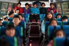 뉴욕타임스에 등장한 한국 할머니들… 늦깎이 초등학생