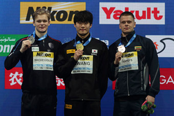 황선우, 쇼트코스 세계선수권 자유형 200m 금메달