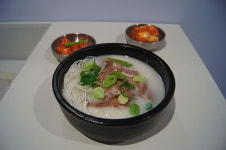 밥 대신 빵 권하던 때도 있었다고?