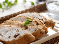 전통을 지킬까, 싸게 즐길까? 프랑스서 470원짜리 바게트 논란