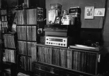 풋풋했던 그 시절 정취를 간직한 BAR, 실크로드