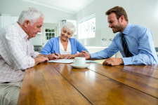 한교진 현대사회에서 각광받는 노인, 가족 심리상담사 및 방과후돌봄교실지도사 등 60종의 민간자격증 무료수강 가능