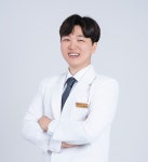 계속되는 발바닥 통증 방치하지 마세요…박재영 원주 무실한의원 대표원장 인터뷰