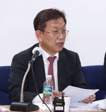 석동현 
