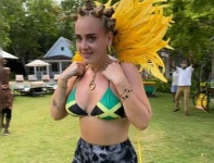 아이유 신곡 제목이 야기한 문화적 전유 논란, 4세대 K팝 등장 예고?