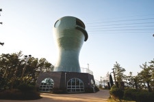 다리 건너 저편 강진만 진주 가우도