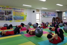 노년기 건강관리 프로그램 100세 시대, 건강비결! 시니어 근력강화교실