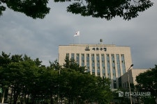 서초구, 공기청정기 갖춘 버스정류장(서리풀 이글루) 미세먼지 대피소 운영