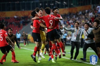 [2019 U20 월드컵] 대한민국 정정용호는 아르헨티나 꺾고 16강 진출해 한국은 한일전 치러!