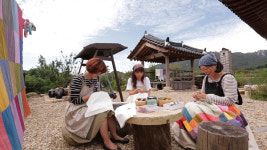 [EBS 한국기행] 경주 서악동 부부의 소소한 일상, 월출산 자락 달빛한옥마을 한옥 정원속으로