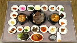 [김영철의 동네 한 바퀴] 전북 정읍 편 내장산, 구미마을 벽화길, 정읍 쌍화차 거리, 신성공소, 백산자, 떡갈비 백반을 찾아서