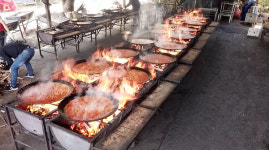 [EBS 극한직업] 불의 맛 무쇠 솥뚜껑과 장작 구이 솥뚜껑 닭볶음탕과 장작구이 통닭